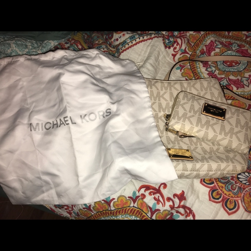 Michael Kors purse and wallet.